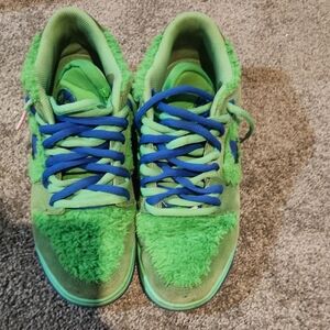 Nike Kids Green Plush Sneakers with Blue Laces